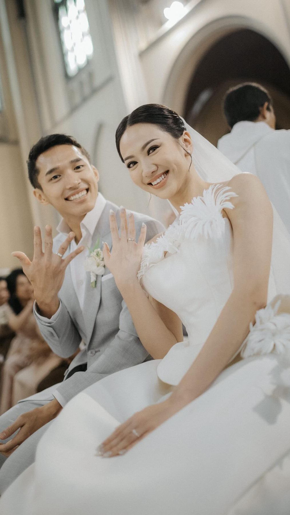 Disisi lain, Jonatan baru saja menikahi sang pujaan hati, Shania Junianatha pada 1 Desember 2023.