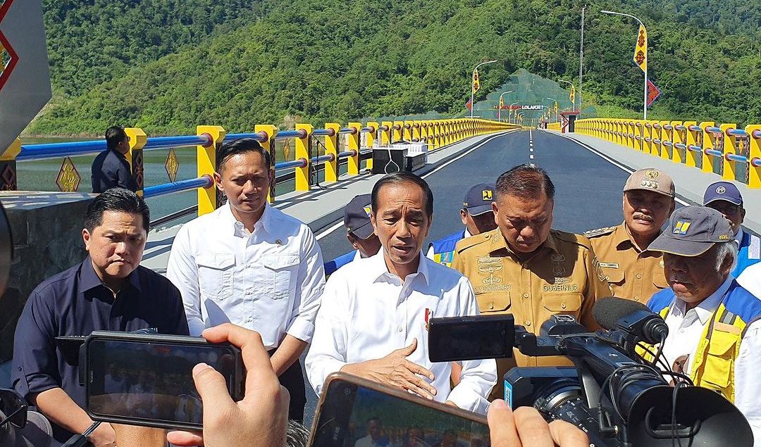 Dampingi Presiden Bersama Menteri Lainnya