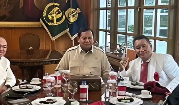 Saya akan keliling Indonesia untuk membantu yang terzalimi. Inilah komitmen saya kepada Bapak Prabowo dan Bapak Jokowi,