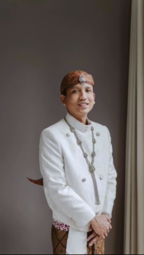 Sosok Andryan pun langsung mencuri perhatian terlebih keduanya tak pernah mengumbar kisah cintanya