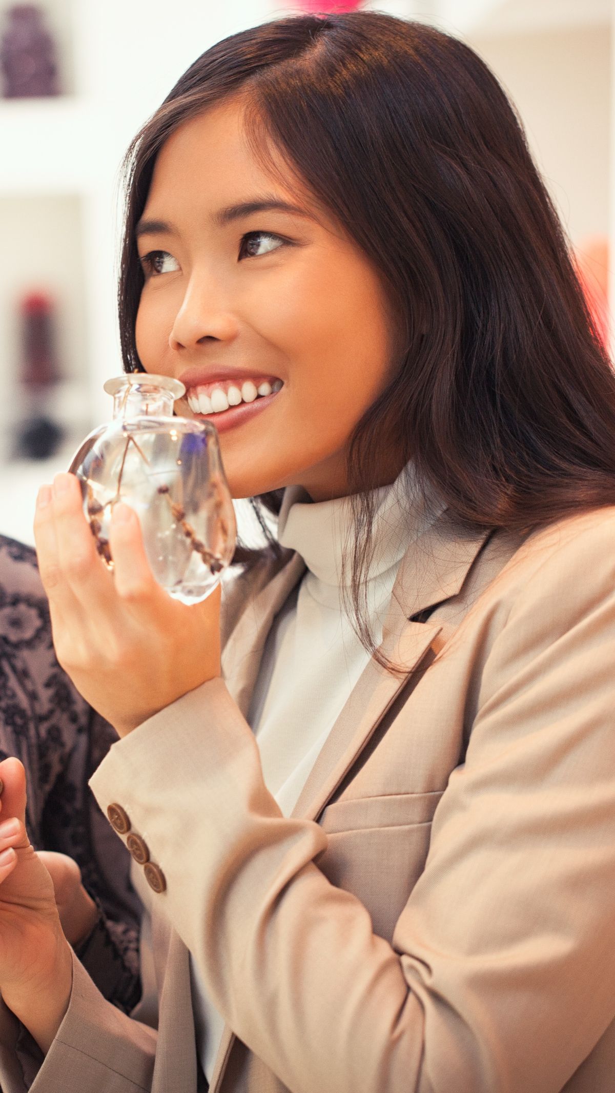 Coba Parfum Tanpa Disemprot, Ikuti 4 Tips Ini Biar Tak Salah Pilih
