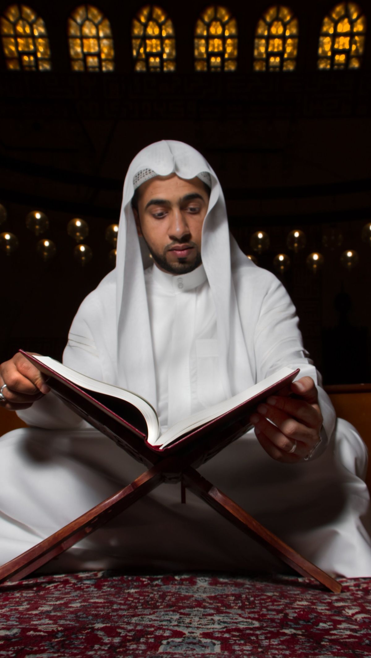 Urutan Bacaan Tawasul Nabi Arab, Latin, dan Arti beserta Keutamaan Mengamalkannya