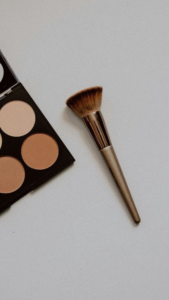 Gunakan Riasan (Make Up) yang Sesuai Kebutuhan Saja