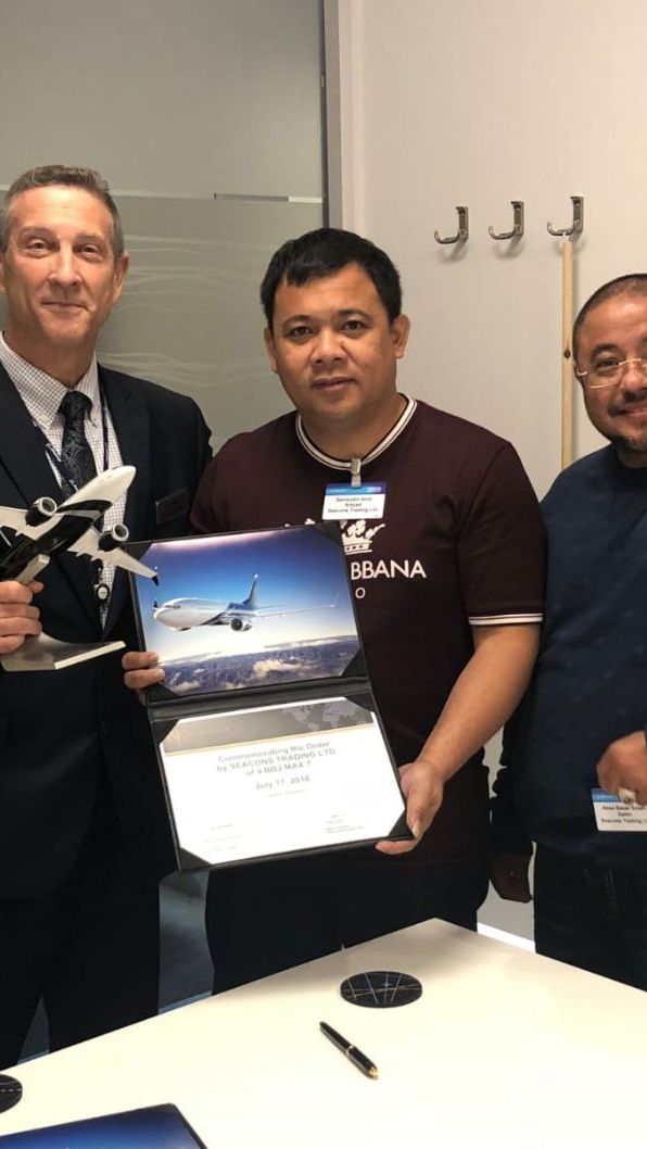 Harga Kaos Oblong yang Viral Dipakai Haji Isam Saat Beli Pesawat Boeing Rp1,2 Triliun