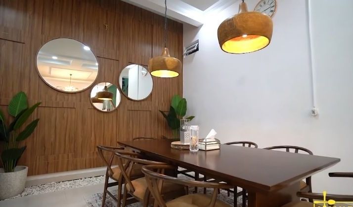 Meja Makan