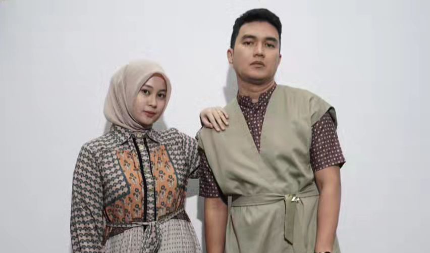 Mengajak keluarga melihat penampilannya saatcatwalk