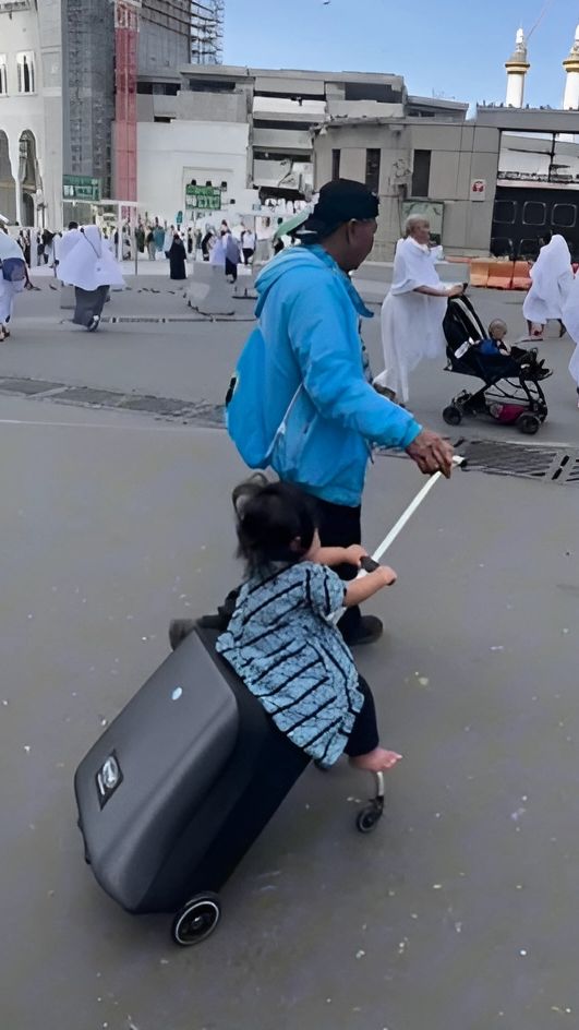 Beruntungnya Saat Dimanjakan Kakek 'Level Dewa', Dimomong Sejak Lahir hingga Diajak Lihat Ka'bah