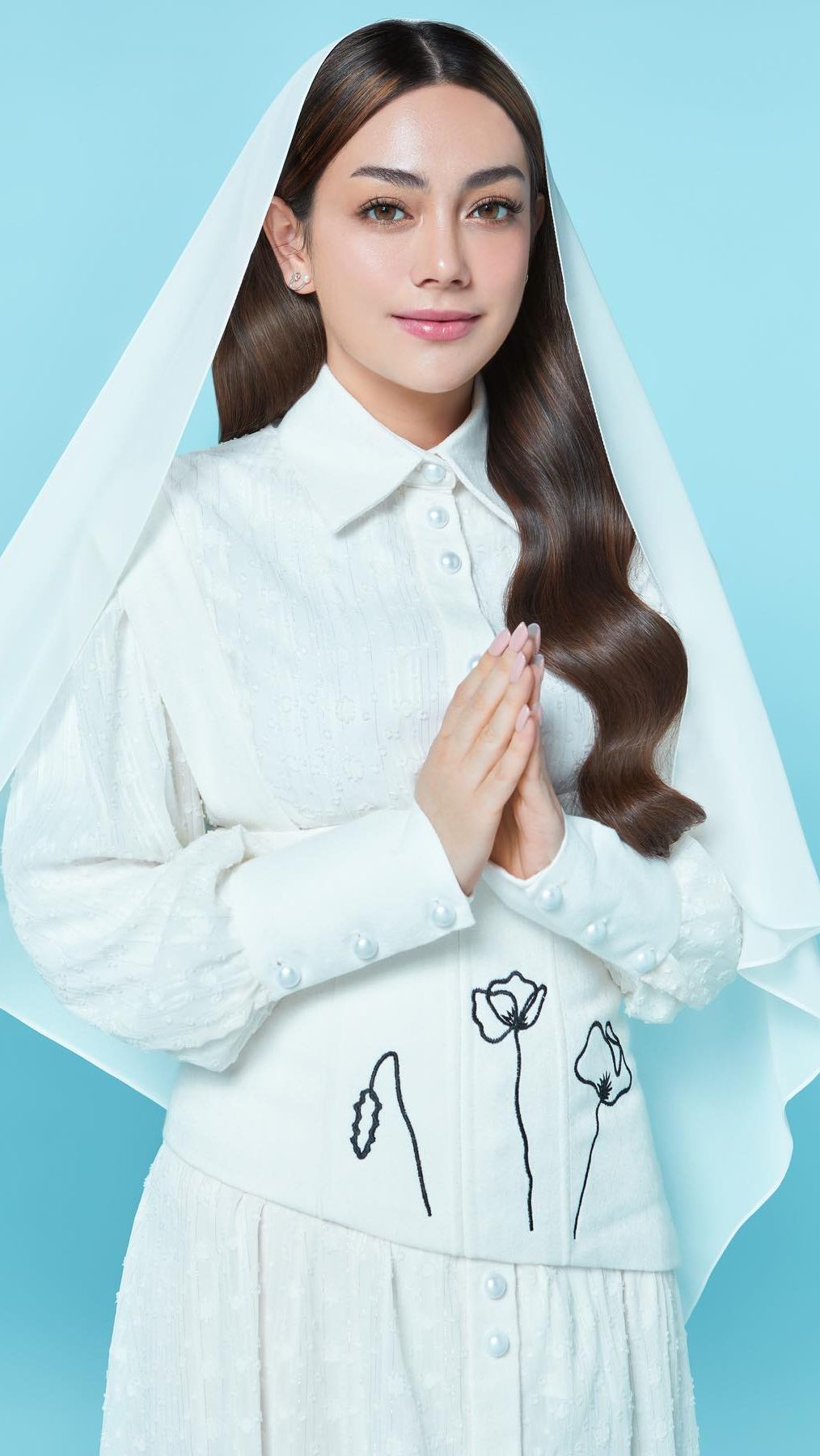 Tak sedikit pula yang masih mempertanyakan apa sebenarnya keyakinan Celine