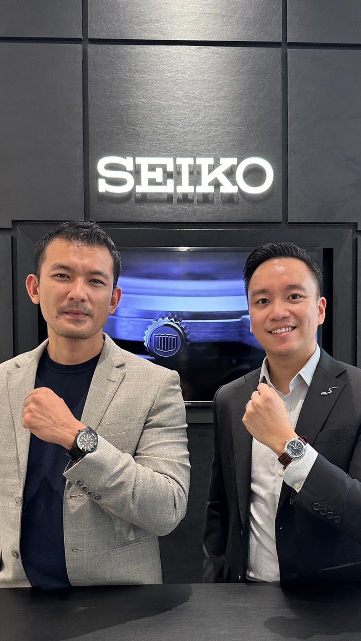 Jam Tangan Jadi Aksesori Wajib Rio Dewanto dalam Kesehariannya