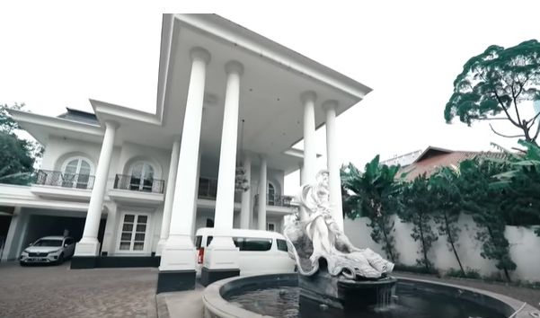 Rumah Mewah