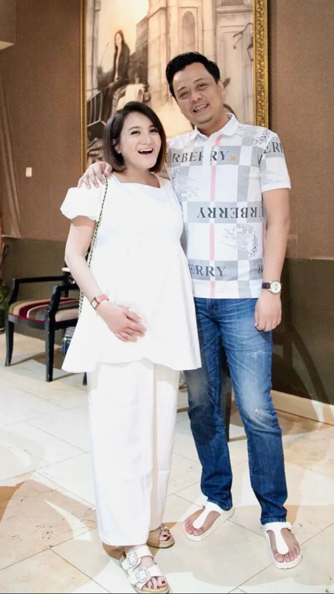 Usai 9 bulan menanti, Kiki Amalia akhirnya melahirkan sang buah hati pada Kamis (29/2).