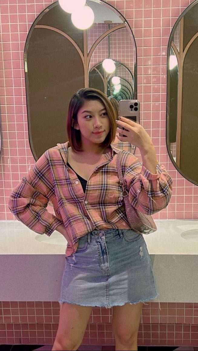 Novita Yumi merupakan seoarang model profesional.