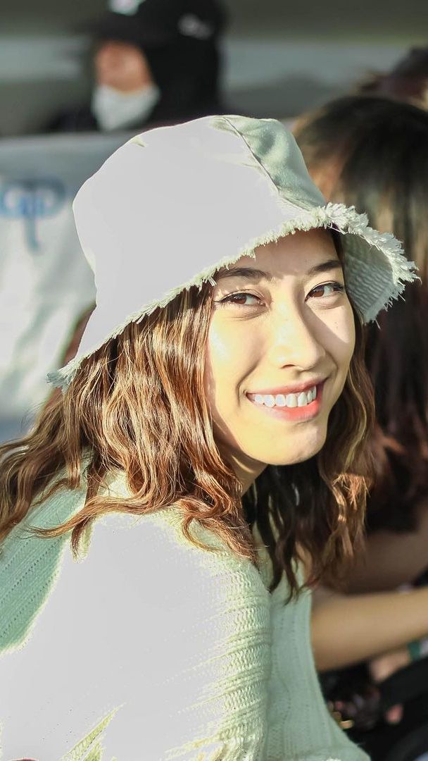 Selain cantik penampilan Novita Yumi juga terlihat fashionable.