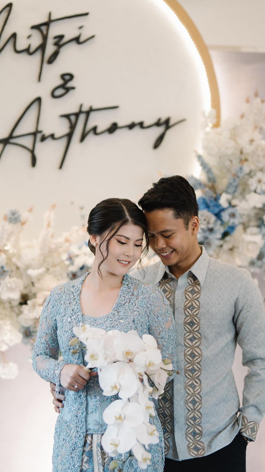 Potret Acara Tunangan Anthony Sinisuka Ginting dan Mitzi Abigail 