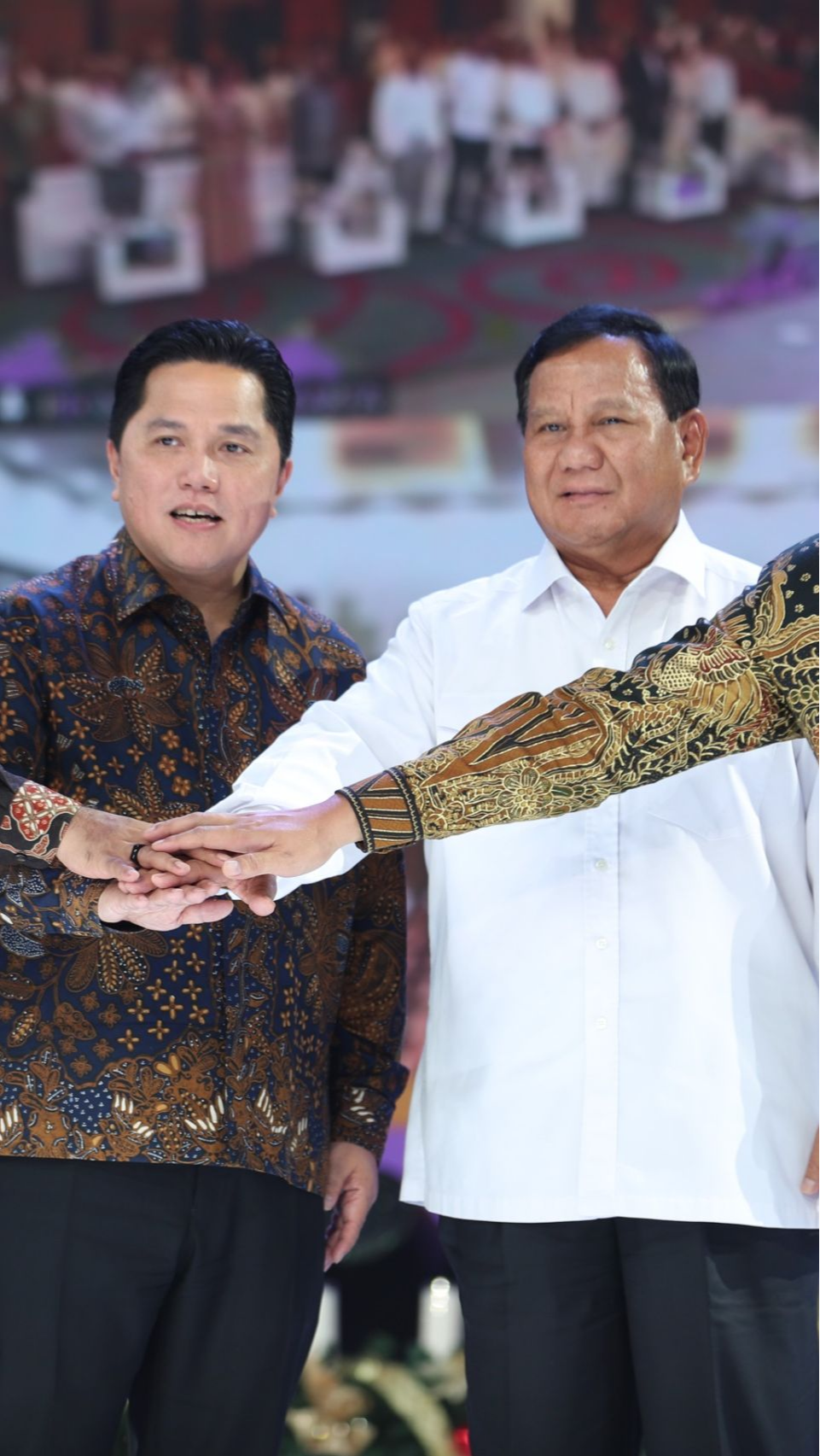 Dukung Prabowo-Gibran, Ini Alasan Erick Thohir Nggak Mundur Kaya Ahok Cs