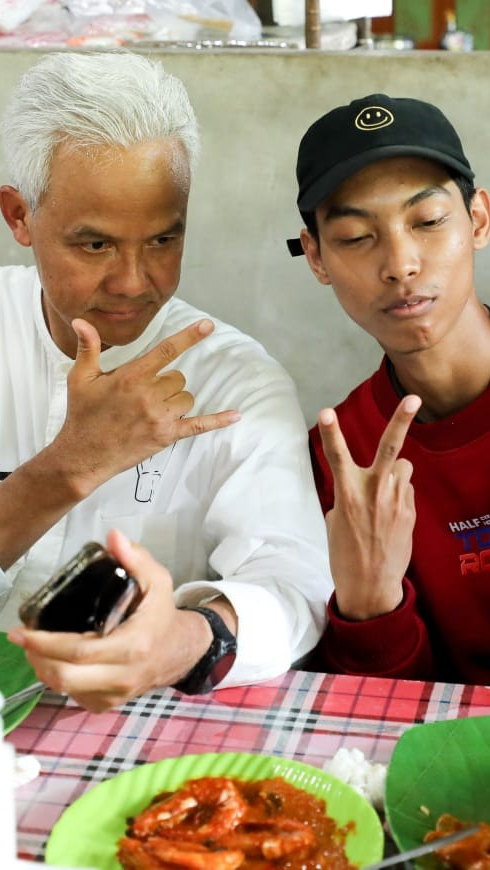 Diolok-olok hingga Diadang Spanduk, Ganjar Pranowo Malah Ajak Makan Pendukung Prabowo-Gibran