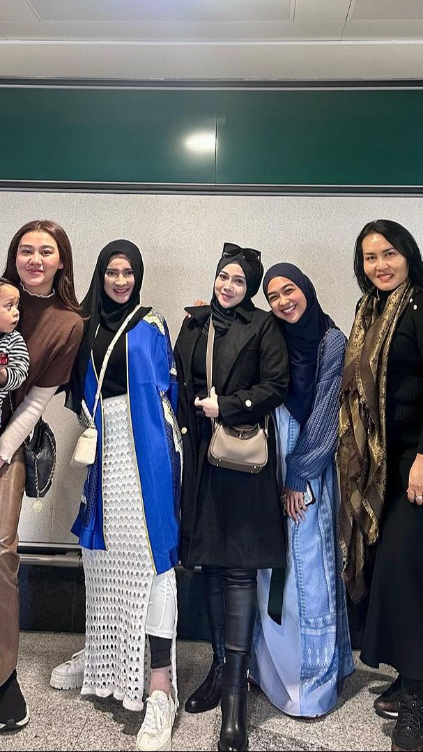 Ria Ricis nampak terlihat bebas karena liburan kali ini tidak membawa sang putri, Moana