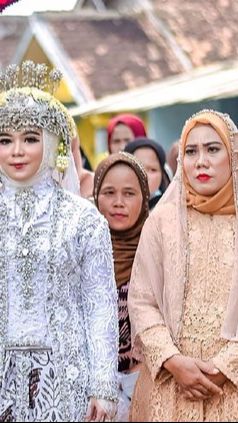 Pihak berwajib tidak melakukan penahanan terhadap Rozy dan Rihanah selama masa persidangan lantaran ancaman pidana yang kurang dari 5 tahun