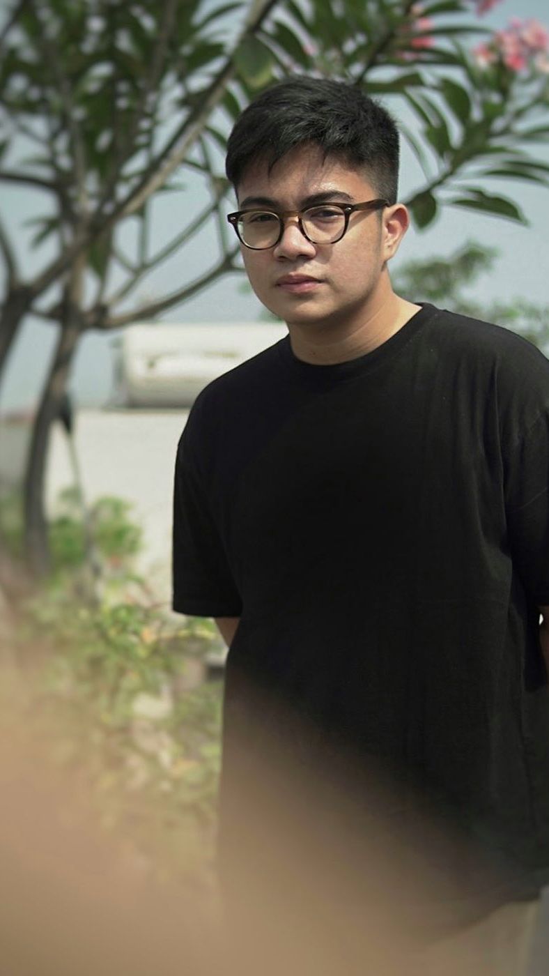 Umay Shahab dikenal sebagai mantan artis cilik yang kini beralih profesi sebagai sutradara