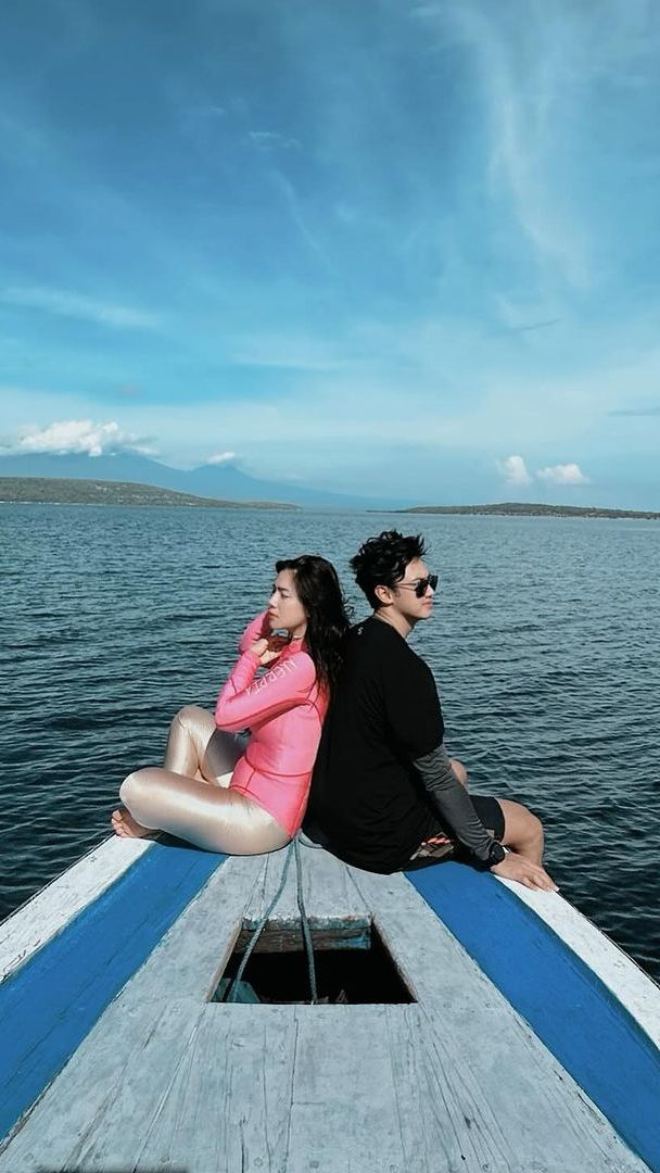 8 Potret Busana Felicya Angelista Main di Pantai Jadi Sorotan