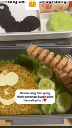 Setiap hari bekal makan yang dibuat selalu berbeda jenis