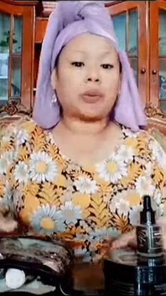 Wajah wanita berusia 28 tahun ini pun jadi kian terlihat fresh dan bikin pangling