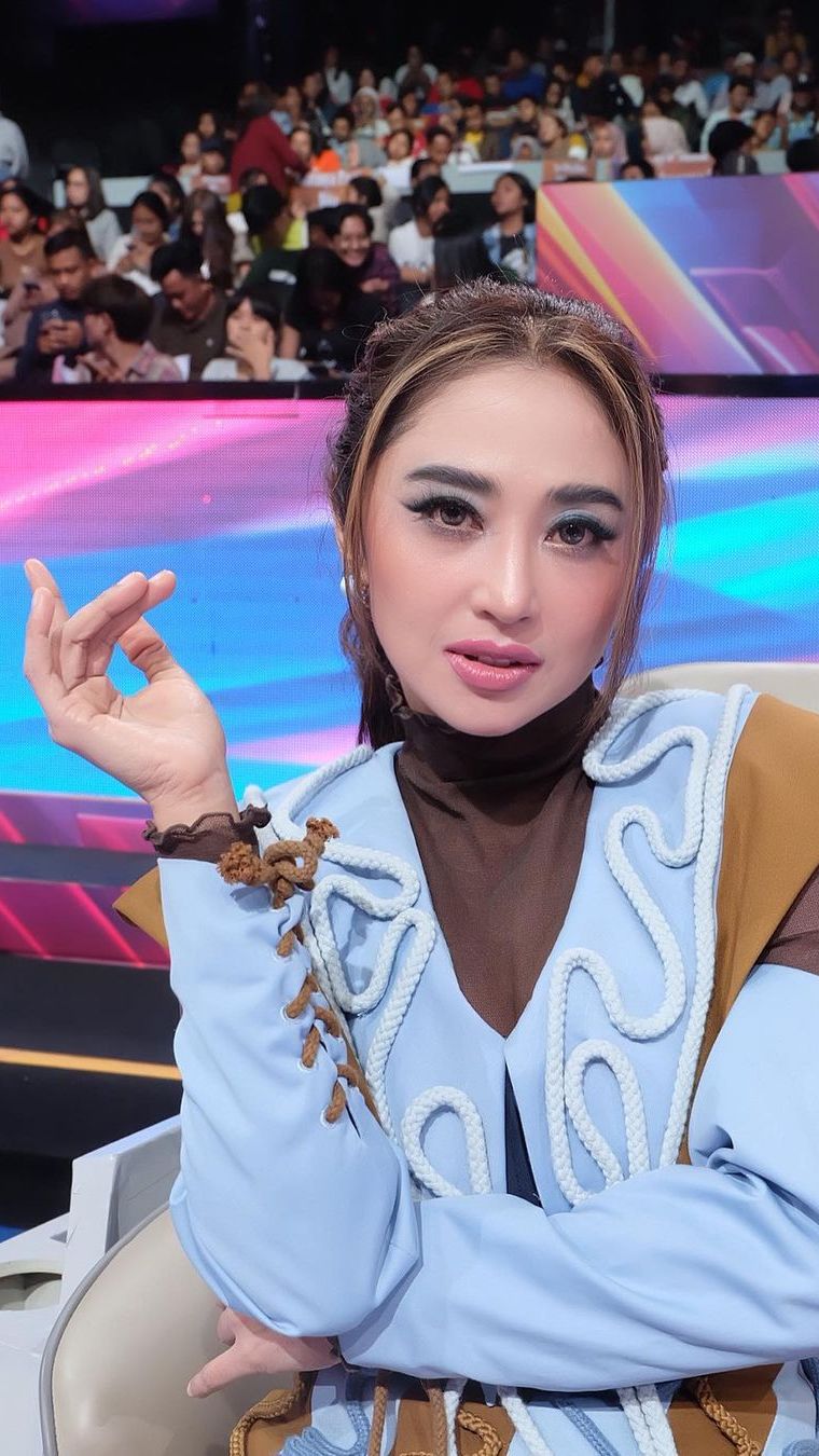 8 Potret Momen Dewi Perssik Jalani Pembekuan Sel Telur, Persiapan untuk Menikah