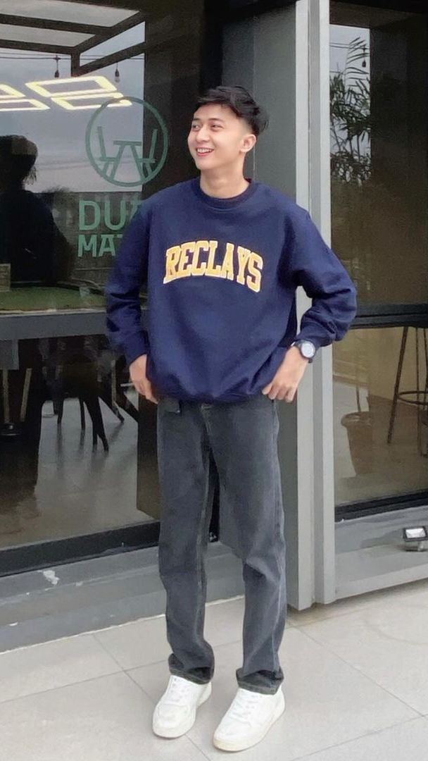 Hindari Warna Sepatu yang Mencolok