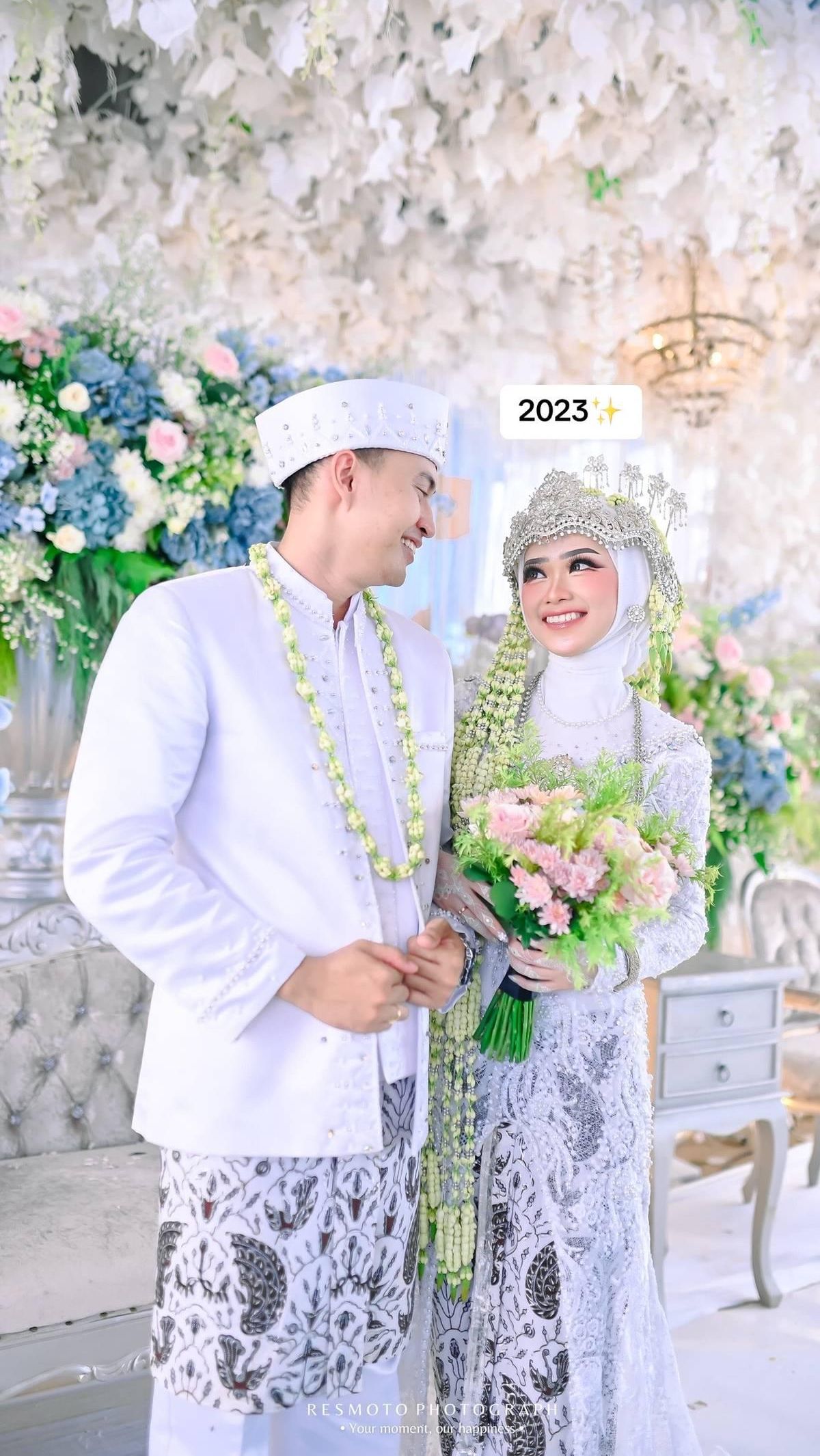 Berawal dari Buka Bersama, Pak Guru Akhirnya Menikahi Muridnya Sendiri: Foto Perpisahan yang Memercikkan Api Cinta