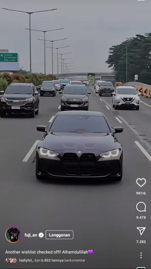 Dilansir dari laman BMW, mobil ini dijual seharga Rp2,6 miliar