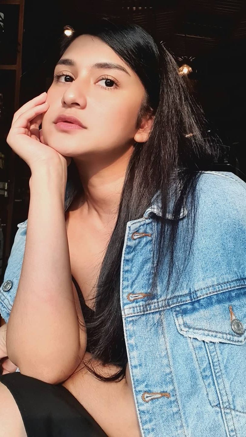 Namun ia memilih untuk memakai nama panggung Bianca Liza