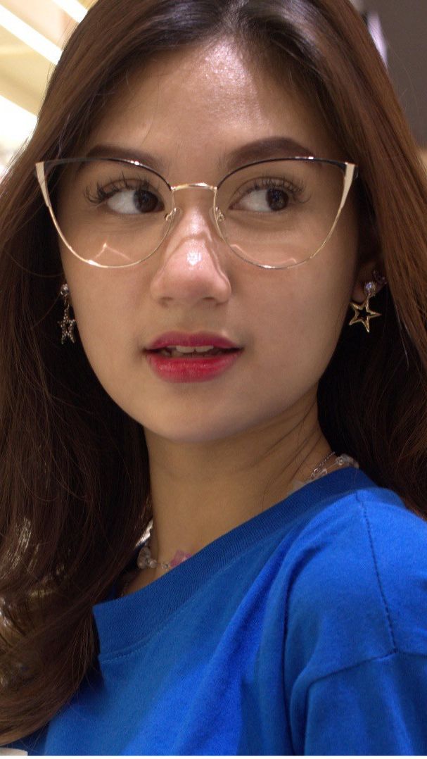 Kacamata Cat Eye, Cocok untuk Wajah Bulat