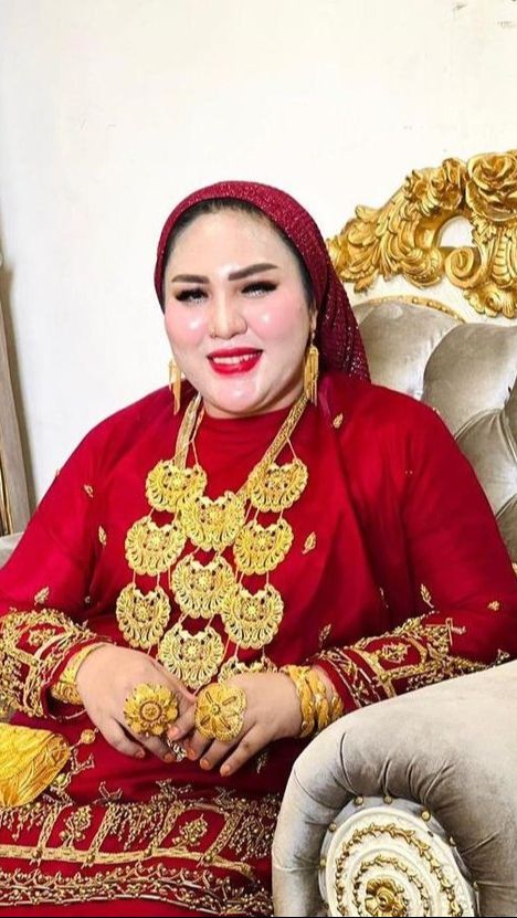 Huni Rumah Rp 35 Miliar! 10 Potret Halaman Belakang Bos Skincare Mira Hayati Mirip Punya Syahrini
