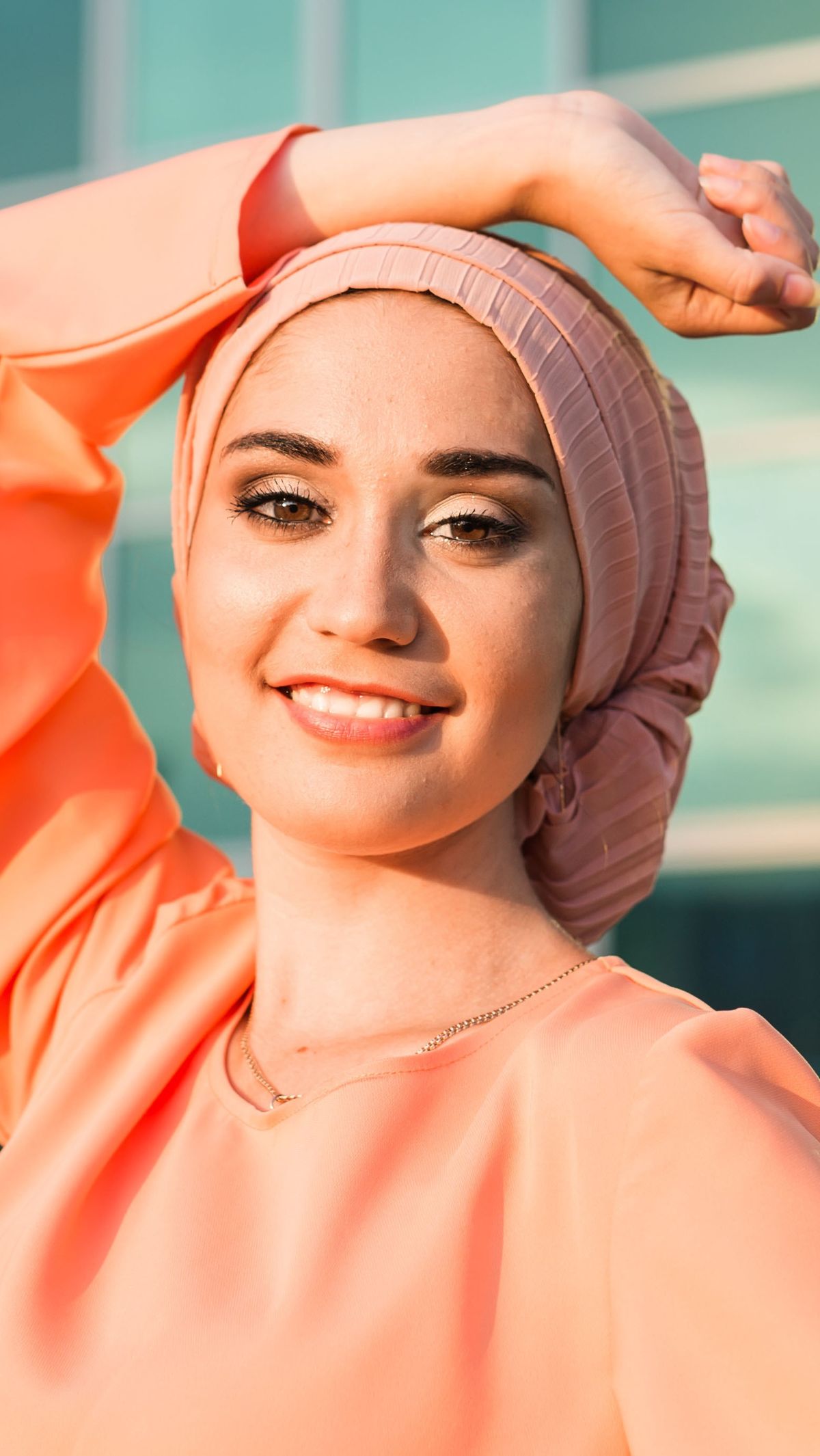 4 Tips Cegah Hijab Berbau ak Sedap Akibat Kondisi Rambut