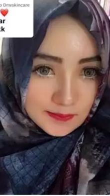 Potret lawasShella Saukia tampak cantik dan memesona