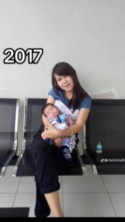 Senyum manis Melvina pun sudah menghiasi wajah cantiknya sejak dulu