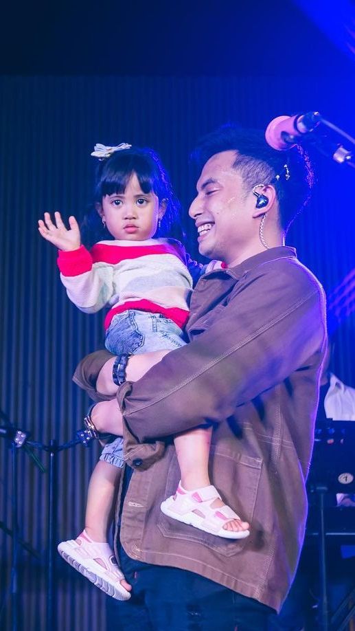 Cara Nyeleneh Okin Bangunkan Putrinya Sahur, Pesan Suara Khusus ke Mimi Peri