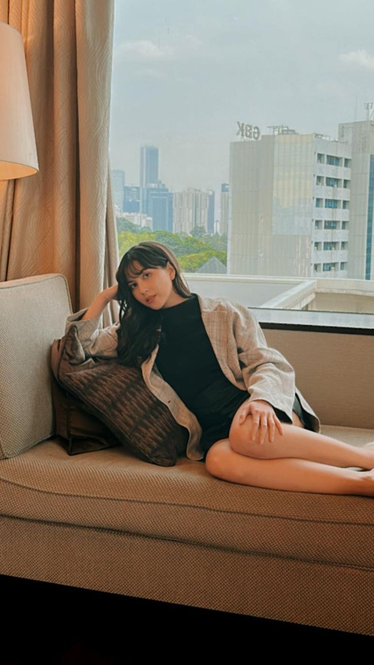 Jessica Mila yang baru saja melahirkan juga memiliki bentuk badan yang terjaga bak ABG.