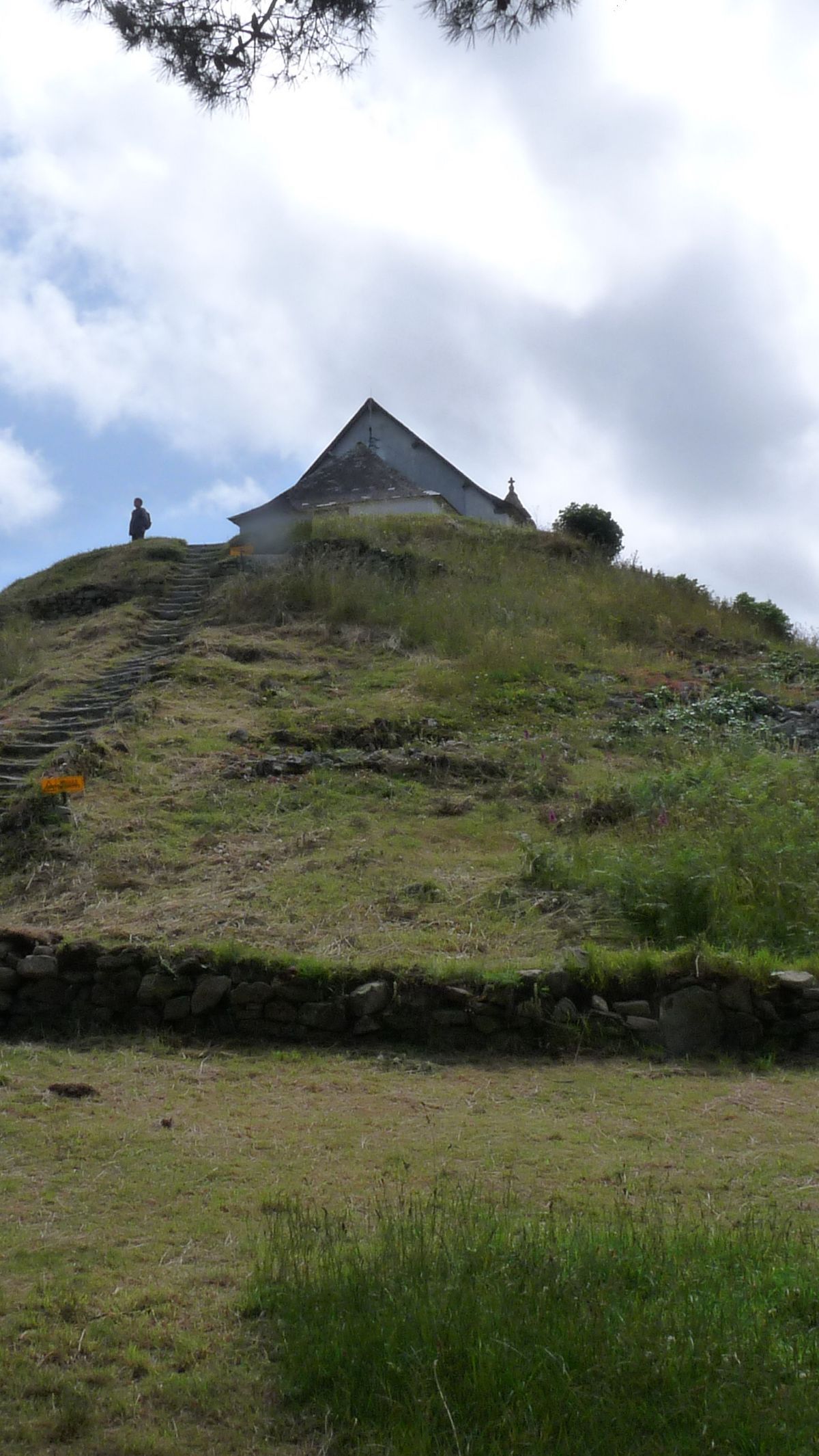 7. Tumulus Saint-Michel
