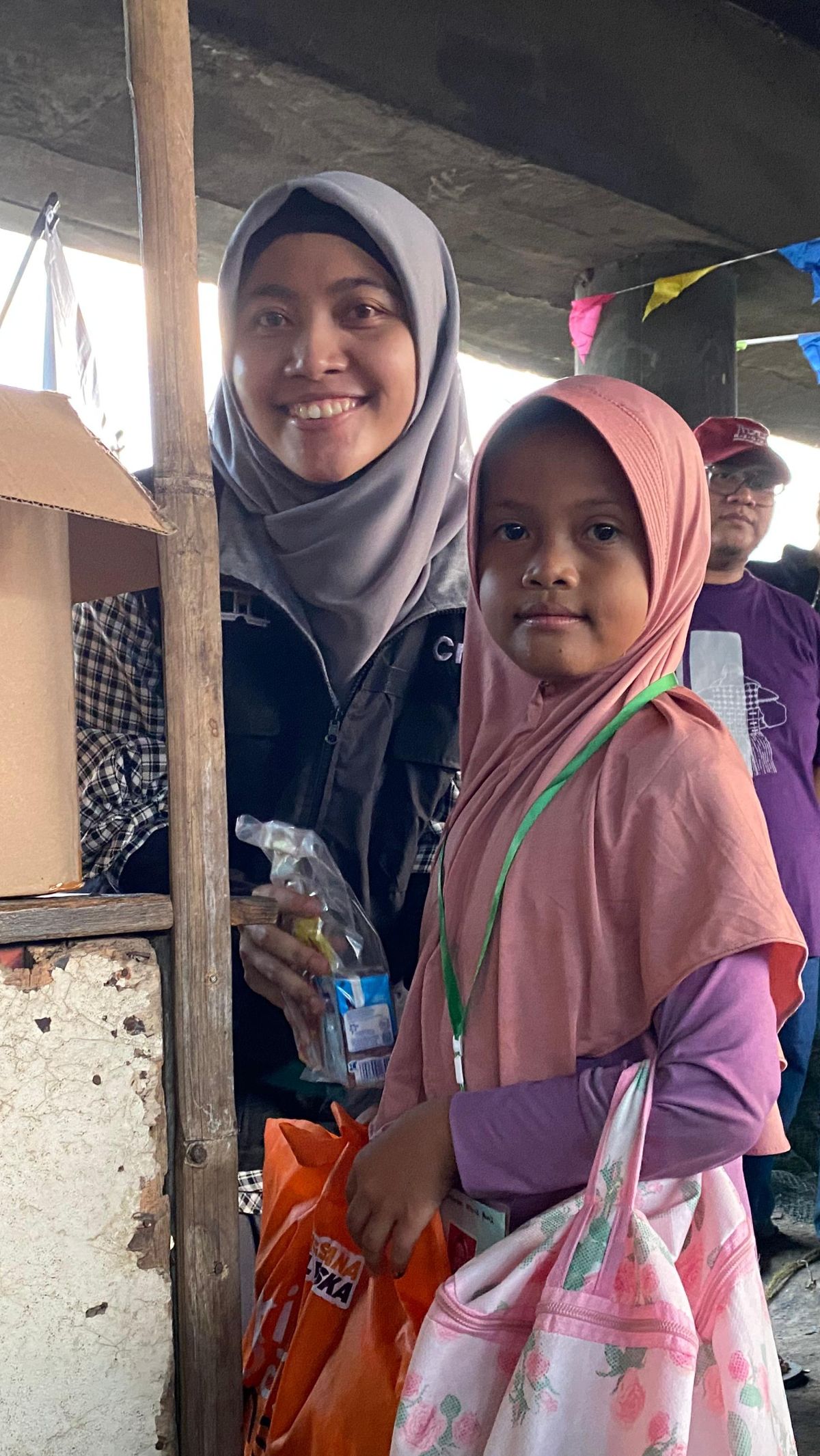 Semarak Ramadan, RISKA Menteng Gelar ANSOR dan Serahkan Ratusan Paket Berbagi ke Anak-anak dan Lansia
