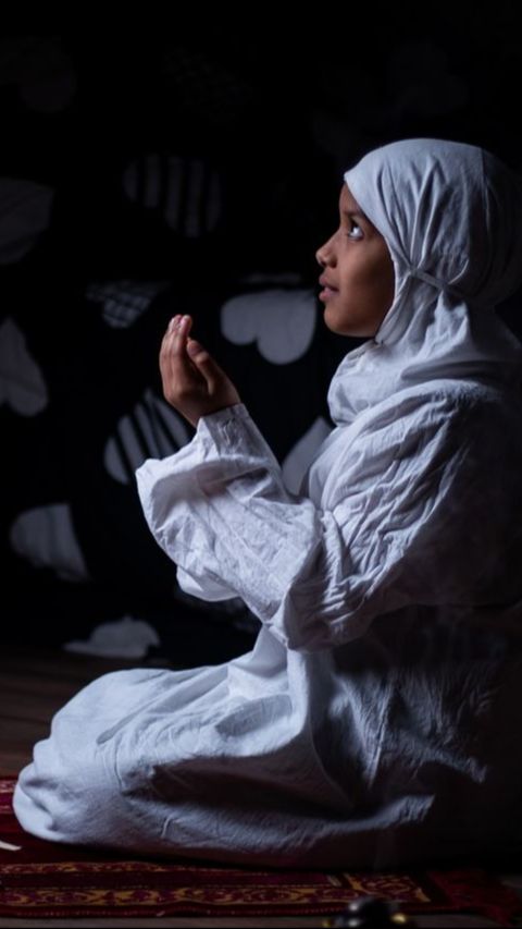 5 Doa Mohon Teguh Pendirian Selama Bulan Ramadhan, Agar Terhindar dari Godaan Duniawi yang Menggiurkan