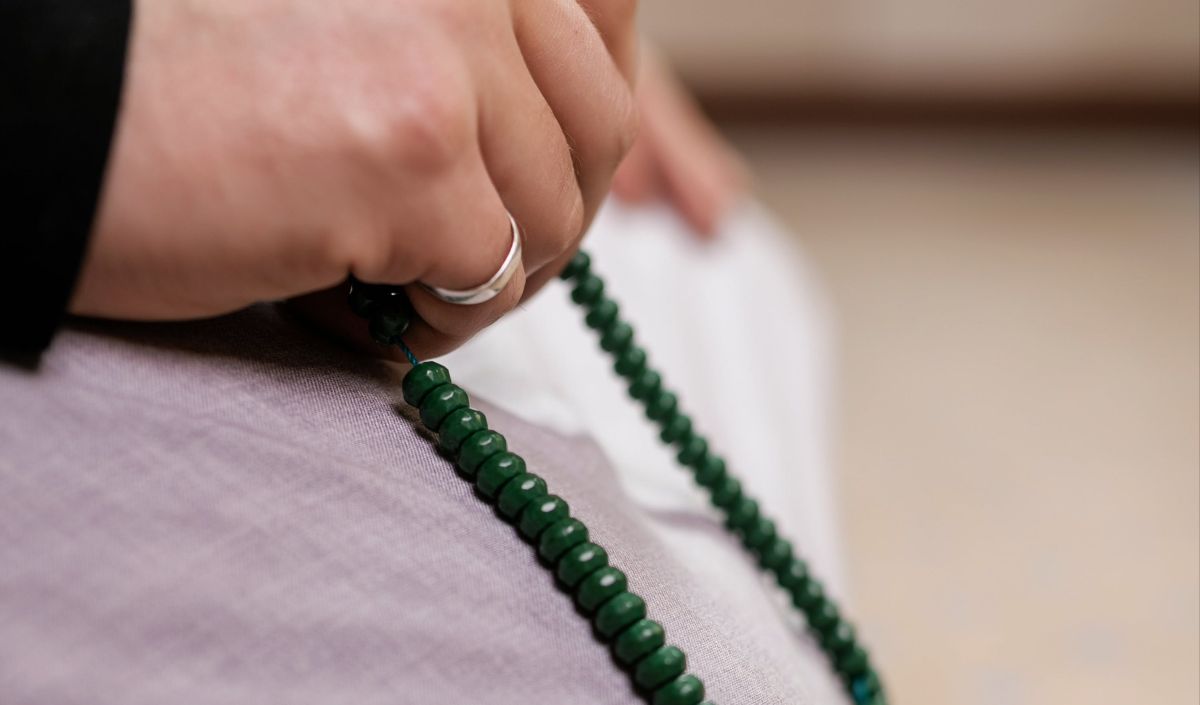 Keutamaan dan Manfaat Dzikir dalam Al-Quran dan Hadis