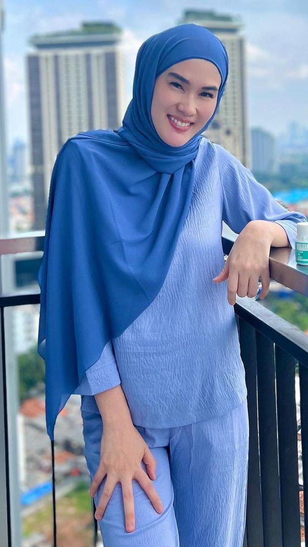 3 Selebritis yang Memutuskan Jadi Mualaf dan Meninggal Sebagai Muslimah