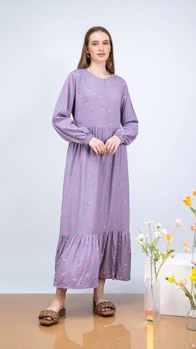 10. Daster Busui Panjang Calla Series, Dress yang Cocok untuk Wanita Berhijab