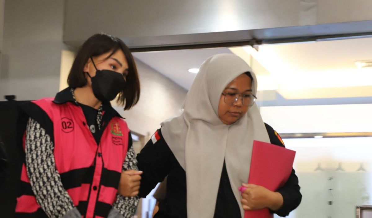 3. Penyanyi hingga Model