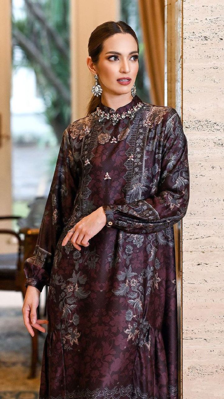 Sambut Hari Raya dengan Dress Full Printing, Eye-Catching!