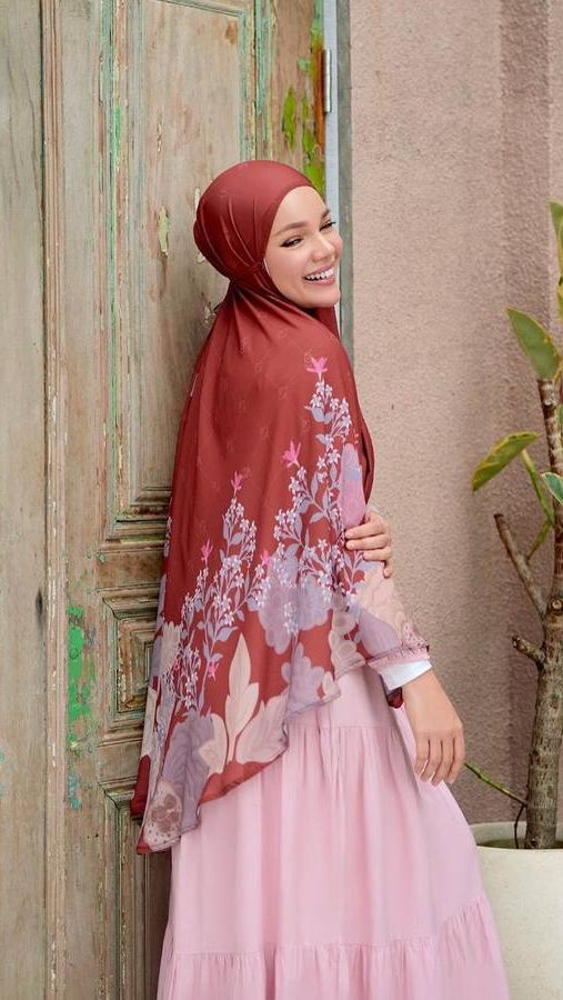 Salah Sasaran, Akun Instagram Dewi Sandra Ikut Terserang Gegara Kasus Korupsi Harvey Moeis