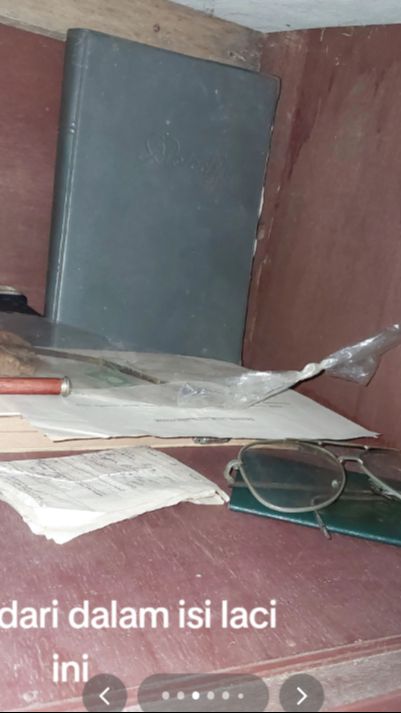 Penasaran Bongkar Brankas Eyang yang Meninggal 16 Tahun Silam, Koleksinya Bikin Tercengang