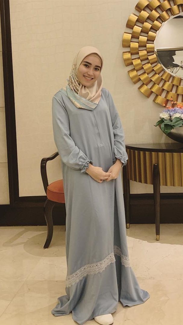 Pilih Gamis Katun Jepang yang Polos untuk Sehari-hari