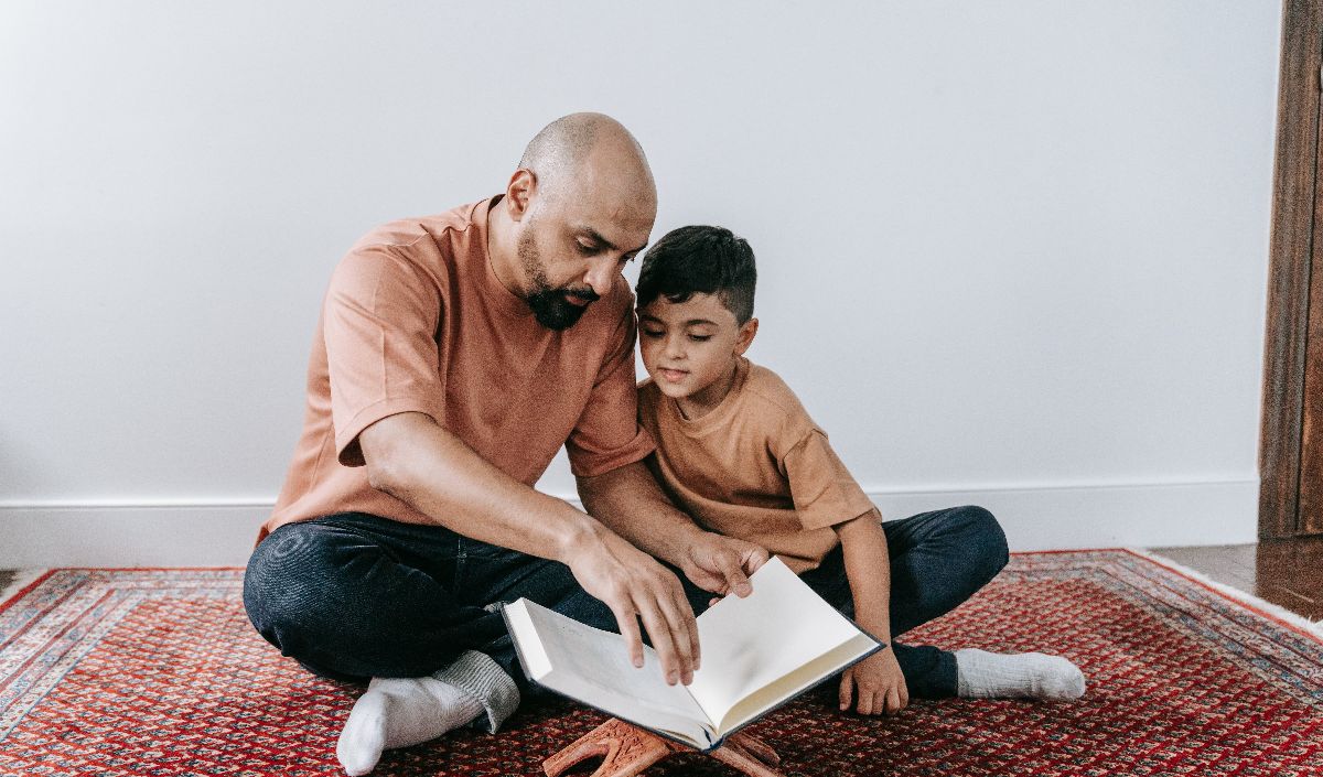 3. Membaca Al-Quran